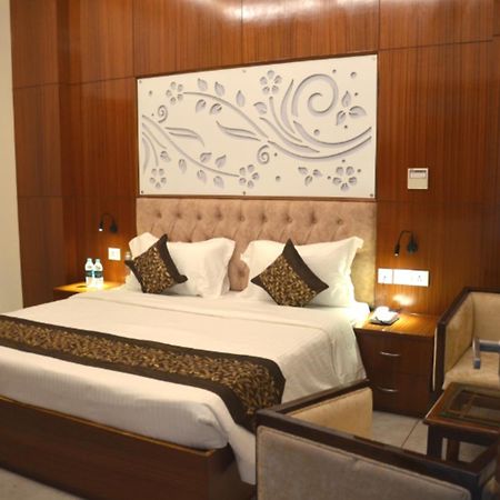 Fabhotel Roselle Inn Lucknow Bagian luar foto