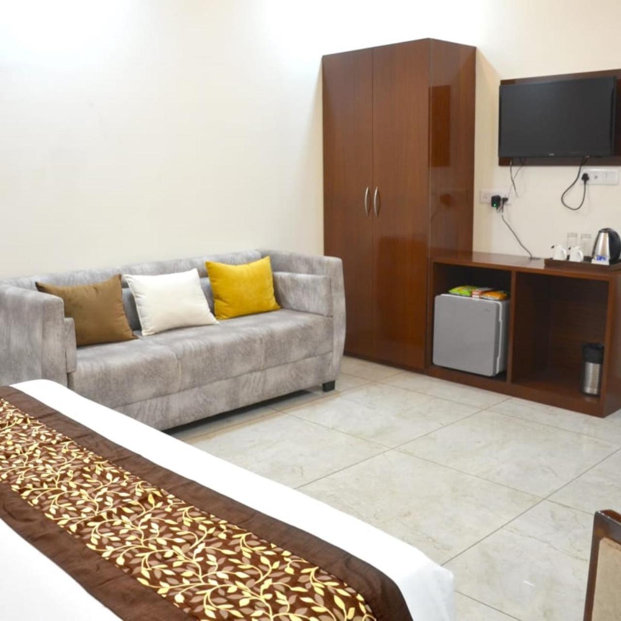 Fabhotel Roselle Inn Lucknow Bagian luar foto